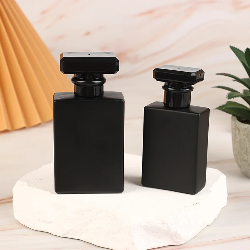 30/50 ml helderzwarte parfumfl - Perfume Quotes recensie en prijs
