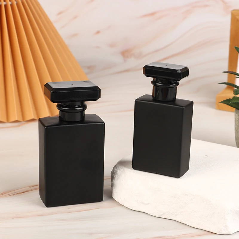 30/50 ml helderzwarte parfumfl - Perfume Quotes recensie en prijs